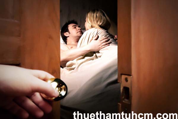 Thuê thám tử theo dõi chồng ngoại tình Thuê thám tử theo dõi chồng ngoại tình
